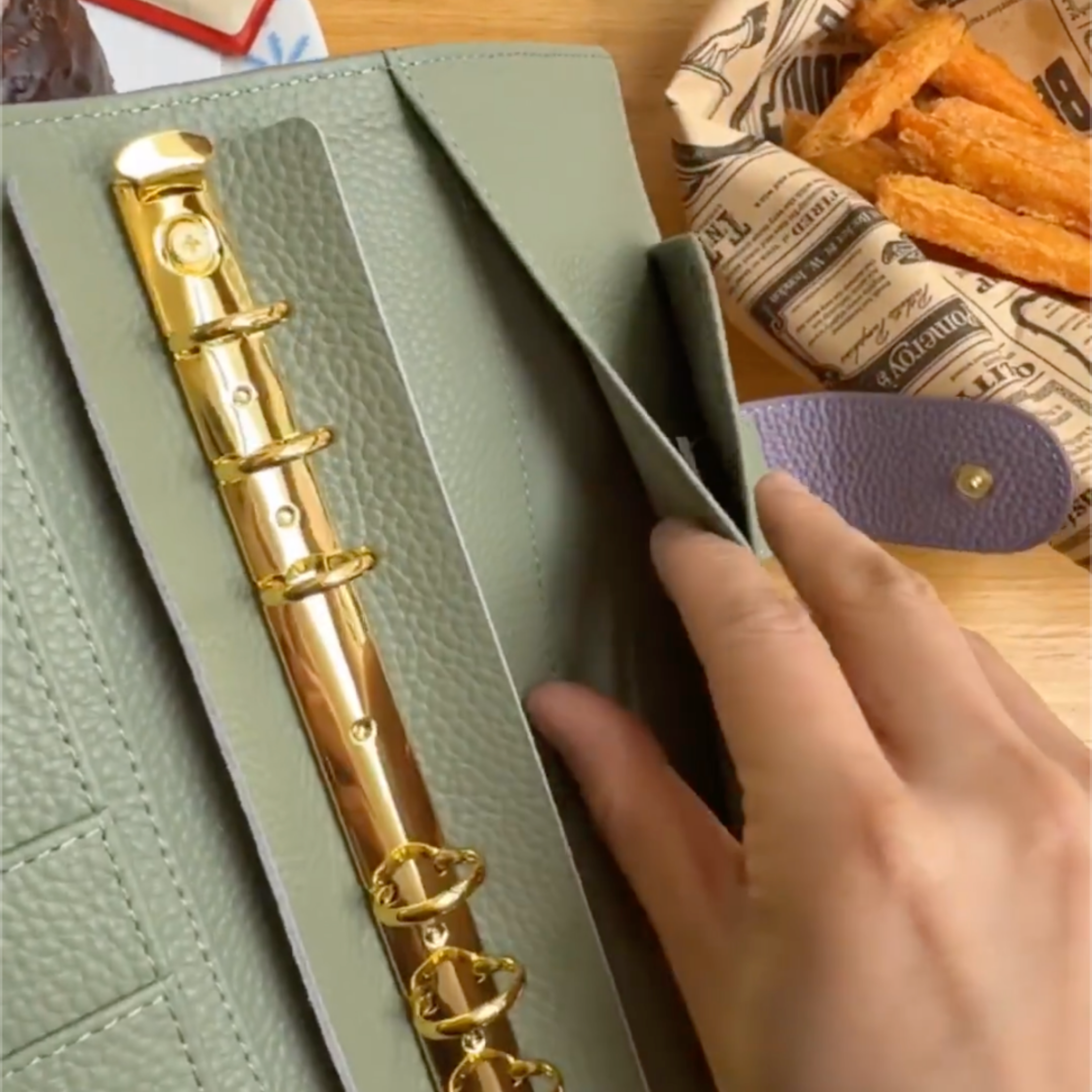 Vollnarbiges Lederplaner A6 Personal 6-Ring nachfüllbarer Organizer Reisejournal Skizzenbuch mit individueller Gravur