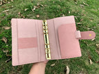 Vollnarbenleder-Binder A6, 6-Ring-Nachfüllplaner, Reisetagebuch, Skizzenbuch mit individualisierbarer Gravur