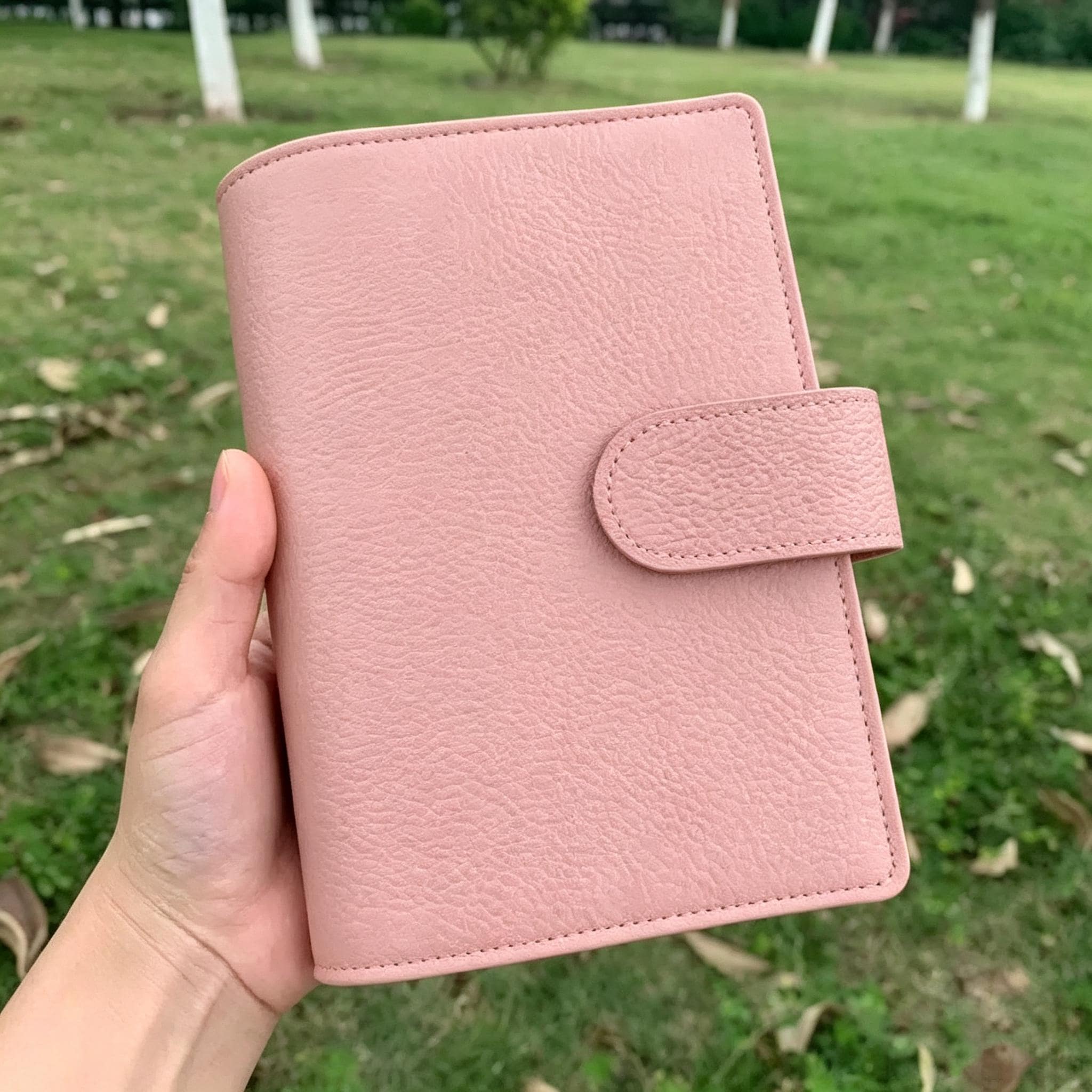 Vollnarbenleder-Binder A6, 6-Ring-Nachfüllplaner, Reisetagebuch, Skizzenbuch mit individualisierbarer Gravur