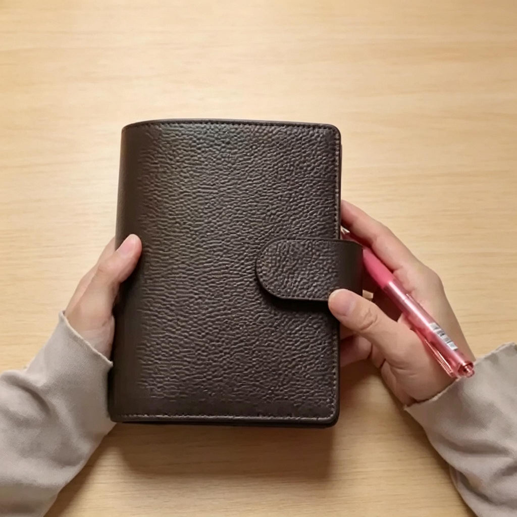 Vollnarbenleder-Binder A6, 6-Ring-Nachfüllplaner, Reisetagebuch, Skizzenbuch mit individueller Gravur