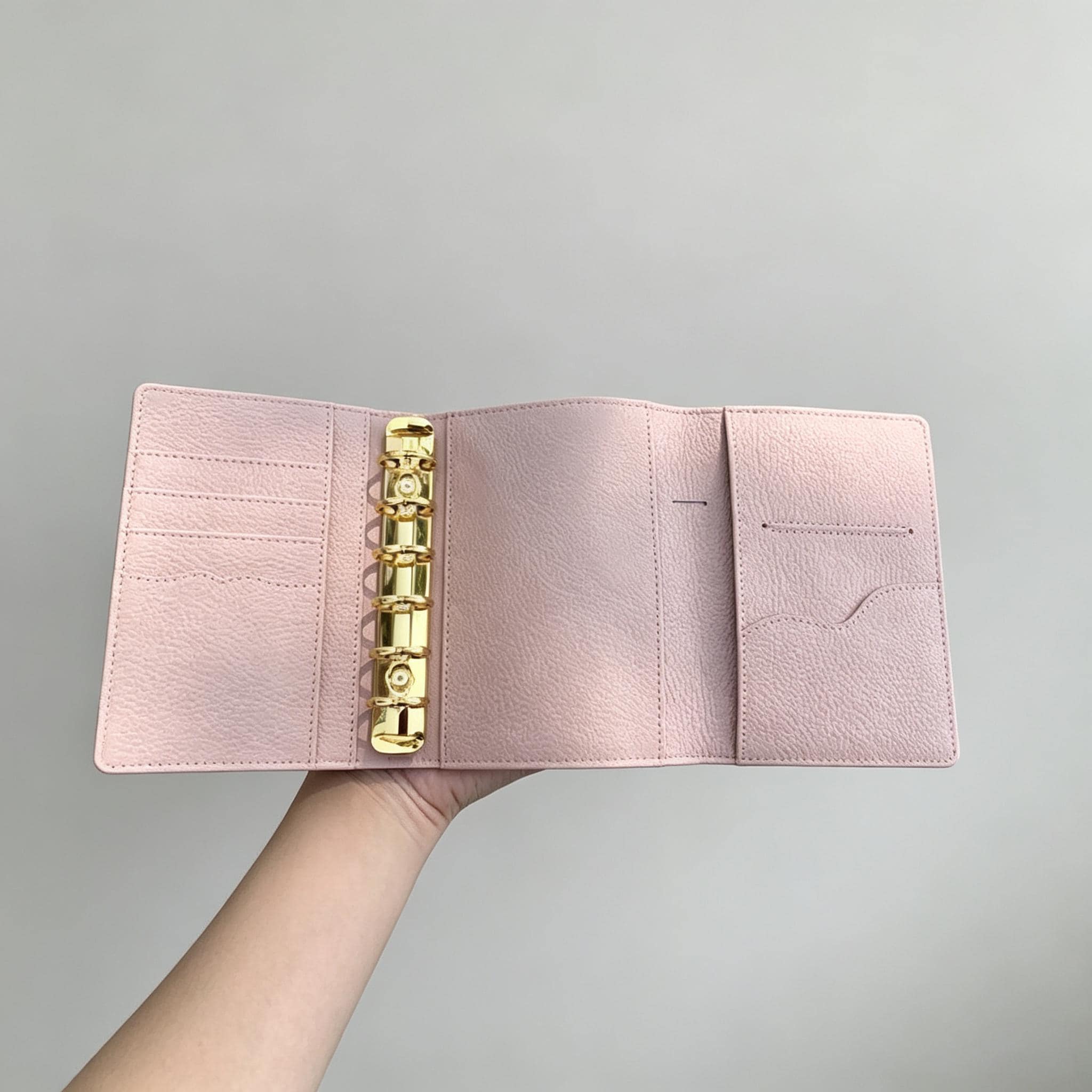 A7-Planer aus Vollnarbenleder, dreifach faltbar, 6-Ring-Nachfüllheft für Reisende, Skizzenbuch mit individueller Gravur